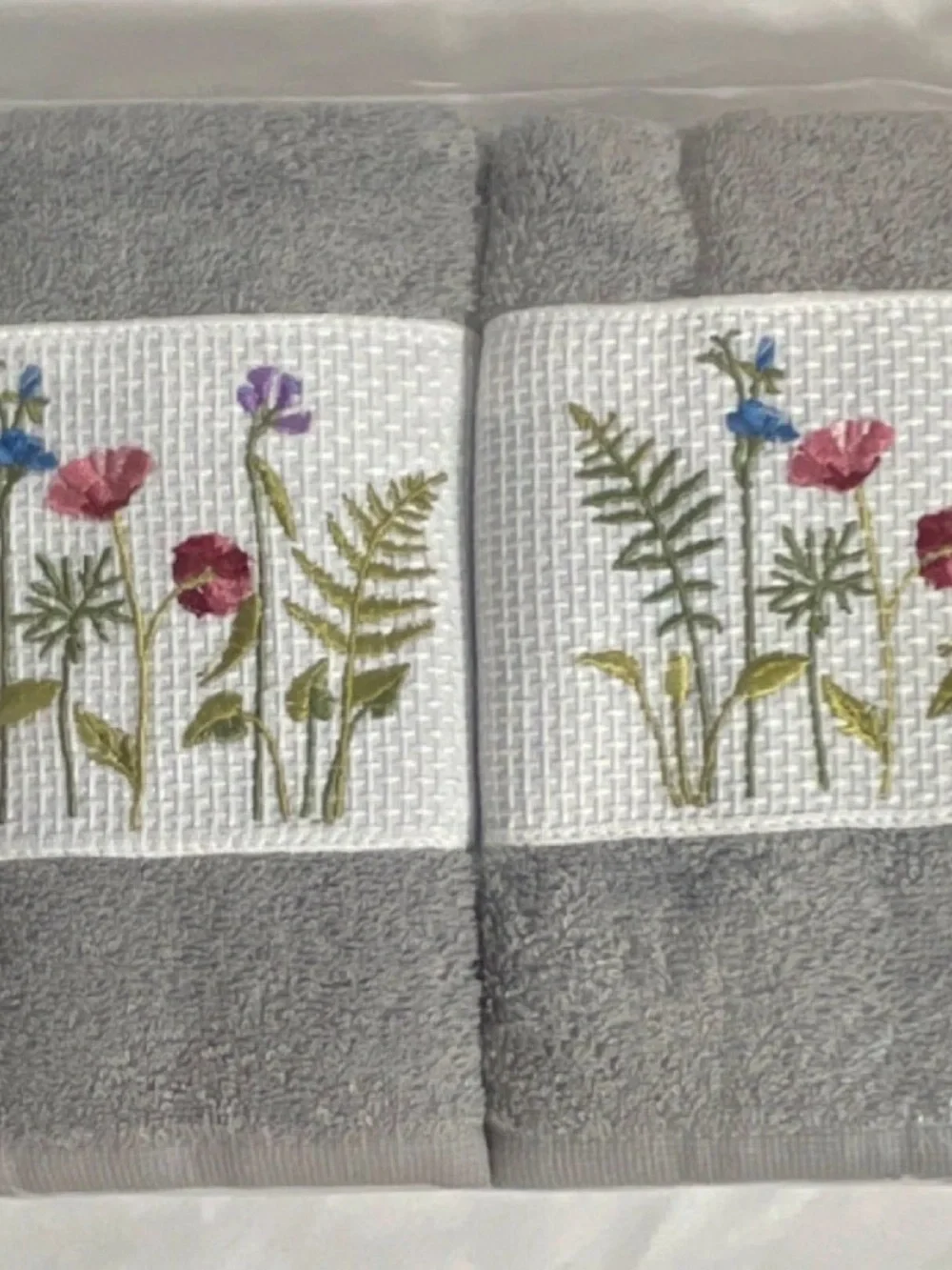 Luxurious Turkish Cotton By Linum Home Serenity Embellished Hand Towels Set NWOT